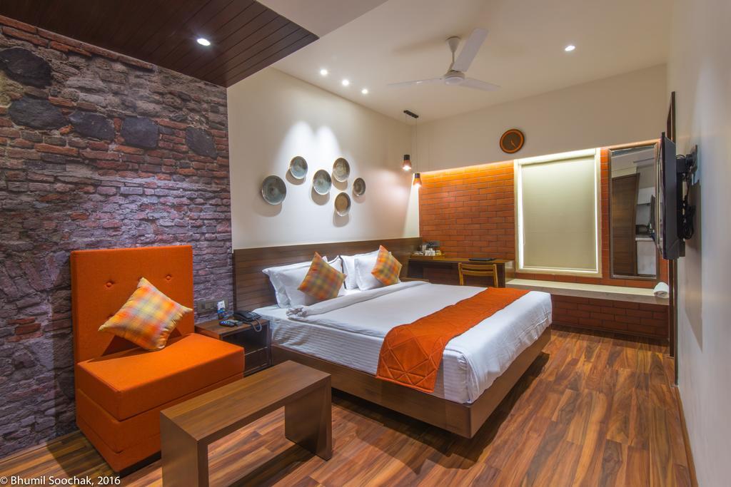 The Elements Hotel Rajkot Exterior photo